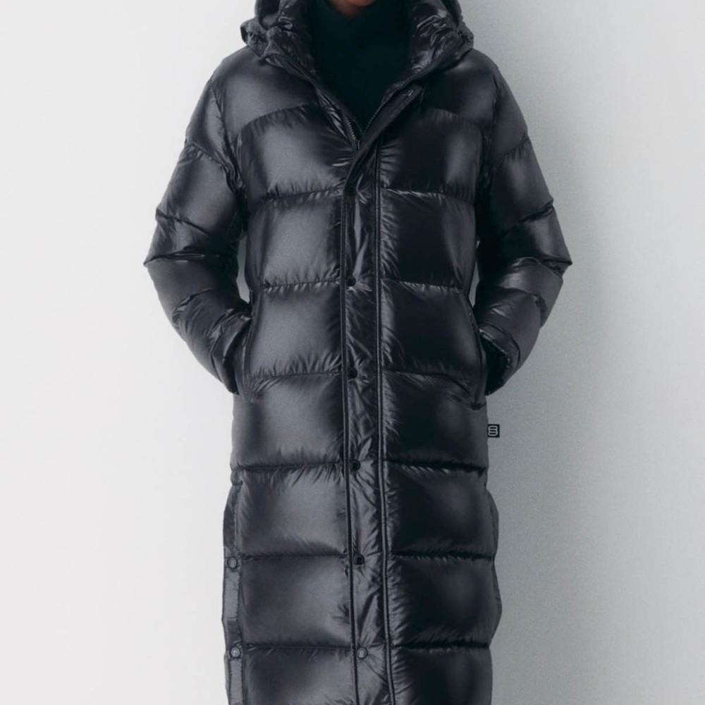 Aritzia Women's Glossy Black Long Puffer Coat
